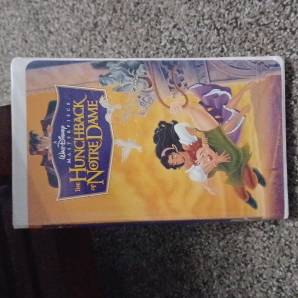Walt Disney The Hunchback of Notre Dame VHS tape